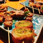 個室 野菜巻き串と焼き鳥 博多巻きんしゃい - 