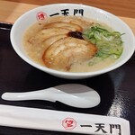 一天門 - 料理写真:博多とんこつ もち豚