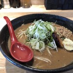 味噌ラーメン ひぐまや - 料理写真:味噌ラーメン980円税込たっぷりのネギと生姜が乗ってます。