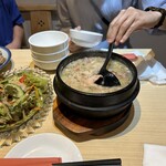 韓国家庭料理 愛 - 