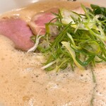 Ramen 辻 - 【2024年09月】鶏白湯醤油＠950円、エスプーマです。