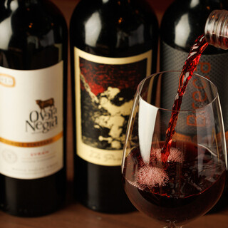 We offer about 30 varieties of wine and meat, ensuring each glass and piece is to your liking.