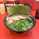 Yokohama Iekei Ramen Kawashima Ya - ◾️特製らぁめん¥1.100   
                      　※2回目の訪問、麺柔らかめを申告
                      　※特製は燻製焼豚2枚、煮豚2枚、海苔5枚、
                      　　九条ねぎの構成