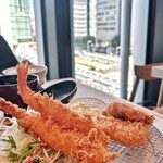 Kushiage Sakura Kitte Osaka Ten - 豚ヘレカツと大海老フライ膳は 
                      ヘレカツ2切れエビフライ2尾