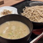 鶏白湯 美富 - 料理写真:濃厚鶏白湯つけ麺【ボイジャー】溶かす前