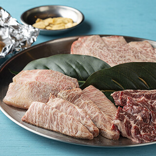 A variety of great value and delicious Yakiniku (Grilled meat) sets! We also have full-scale plans such as Omi beef and Kuroge Wagyu beef.