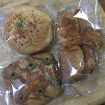 CRAFT BAKERS - オリーブとローズマリーのフォカッチャ、明太子ポテトパン、ソーセージパン(塩バター)