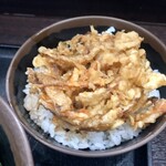 Toge no Soba - 甘辛いタレがかかったミニかき揚げ丼