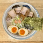 Haruchan Ramen - 特製中華そば 大盛 1600円
                        2024年11月1日