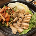 焼肉&韓国家庭料理 ソナム - ポッサム(蒸豚)