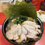 Yokohama Iekei Ramen Kawashima Ya - 中チャー海苔にライス（ニンニク醤油漬けオン）