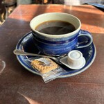 コーヒーハウス アトリエ - ブレンド、お菓子付いてました。