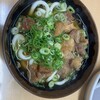 天八うどん どんでん - 牛すじうどん。見よ、このツヤツヤの牛すじ煮込みを！