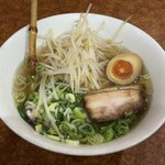 中華料理薔薇飯店 - 醤油ラーメン?塩ラーメン？
どっちか忘れるくらいベロベロ。