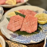 焼肉Lab  - 手前タンブリアン、奥厚タン