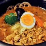 北緯43°のスープカレー屋さん - 野菜とひき肉がたっぷり