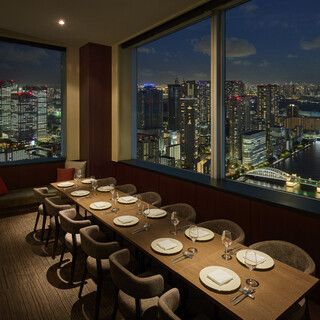 We offer a private space in our completely private room "Sky Lounge."