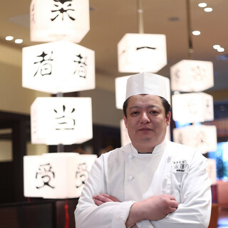 Enjoy authentic Cantonese cuisine presented by our head chef, Tomo Sada.