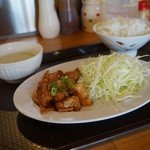 ホルモン第一本舗 - ホルモン定食￥７００