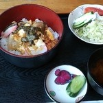 Alm - 「日替りランチ」（650円）「チキンカツ丼」