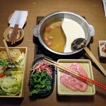 Shabu Shabu On Yasai Tsudanuma Eki Mae Ten - 梅たんしゃぶ食べ放題コース