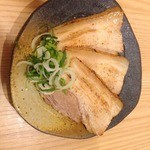 えび豚骨拉麺 春樹 - 炙りチャーシュー3枚