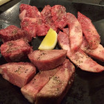 Yakiniku Dining Shakkou - 厚切り牛タン  カイノミ  カルビ