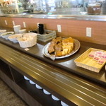 Viking Restaurant Shidaka Yamaguchi Iwakuni Ten - パンに漬物、生卵・納豆等