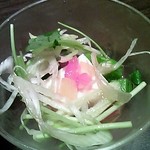 Izakaya Doma Doma Senta Minami Ten - 「夏野菜のさっぱり奴」葱と水菜といくら風味のゼリーのようなものが乗った冷や奴