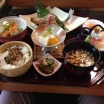 春乃家 - 和食の美味しいお店！
            何食べてもコスパ良し！
            旨し！