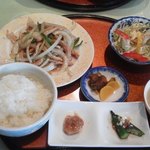 楼蘭 - Bセット、豚肉と玉葱の炒め