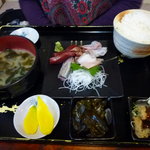 神子元島 - 刺身定食900円