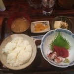 海幸 - 刺身定食800円