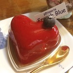 French Blue - 濃厚ラズベリー
                      モンブランもショートケーキも優しい
                      ショコラムースも濃厚
                      全部キラキラしてて美味