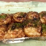 Toita Takoyaki Ten - 以前より、昔のようにソース増えたね！