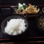 Kasafuji Hon Ten - かさふじ定食 680円（ご飯+半そば+小鉢+漬物）