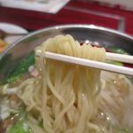 豊澤園 - 塩汁ラーメン、中華麺ですが固めです