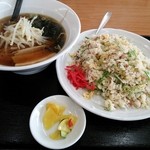 興福順 - ラーメンセット(醤油ラーメンと炒飯)\680