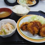 Juntendo Sakura Campus School Cafeteria - ミックスフライ定食