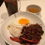 Asian Kitchen WAIGAYA - ガパオライス　５００円＋スープ、ドリンクバー１００円