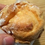 Beard Papa Yunimo Chiharadai Ten - 同店の定番商品、パイシュー。安定感のある美味しさです。