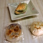 南峰堂本舗 - 料理写真:3つ買って食べてみよーぉ！！