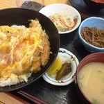 しみず - かつとじ丼（６４８円）