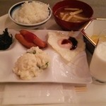 ANA Crown Plaza Resort Appi Kogen - 朝食はまぁ…こんな感じ。