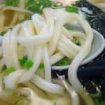 黙雷亭 - 「うどん・稲荷定食」うどんの麺