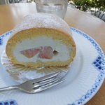 Cafe de Lape - 桃のロールケーキ