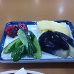 須坂屋 - サービスの漬物