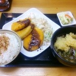 Marutoku Soba - 2015.07三種のコロッケ定食（420円）