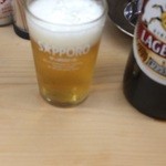 Daihachi - 瓶ビールはキリンとアサヒらしいが、グラスは何故かサッポロ。