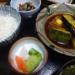 Waraku - 豚角煮定食